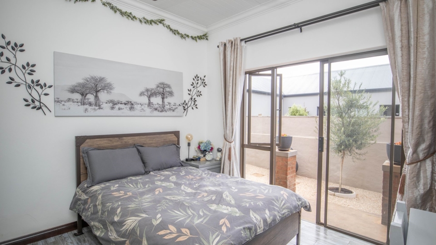 To Let 3 Bedroom Property for Rent in The Coves North West